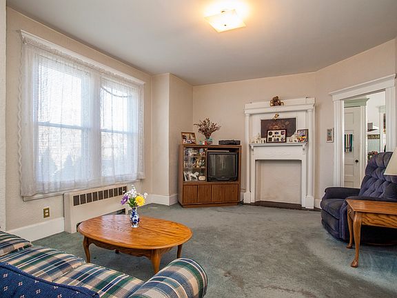 3rd image of 50 Waller Ave