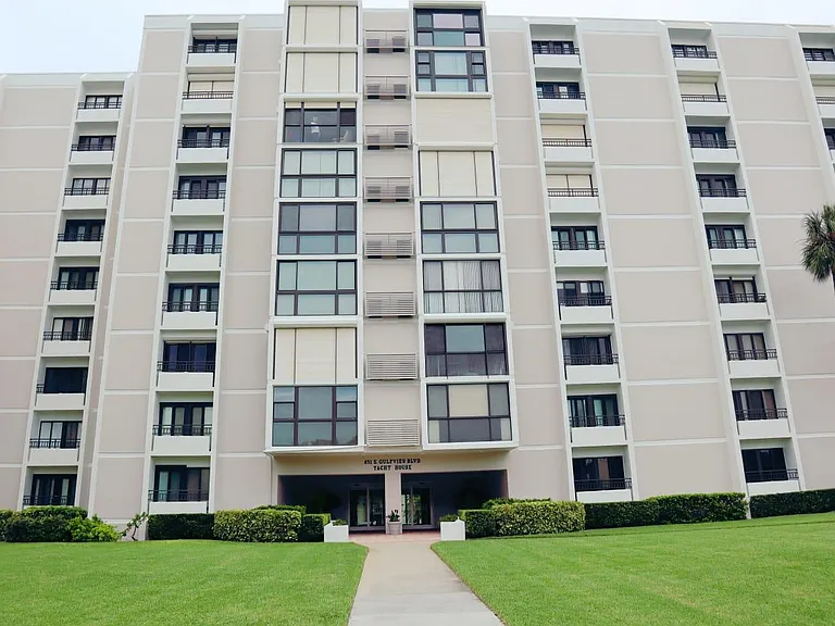851 Bayway Blvd — Photo 12