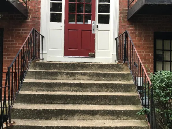 426 N Armistead St APT 201, Alexandria, VA 22312