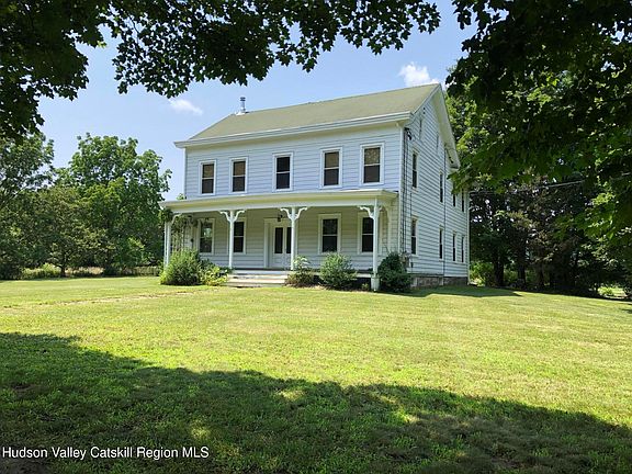 3rd image of 181 Huguenot Street