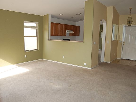 4th image of 1815 E ALOE Place