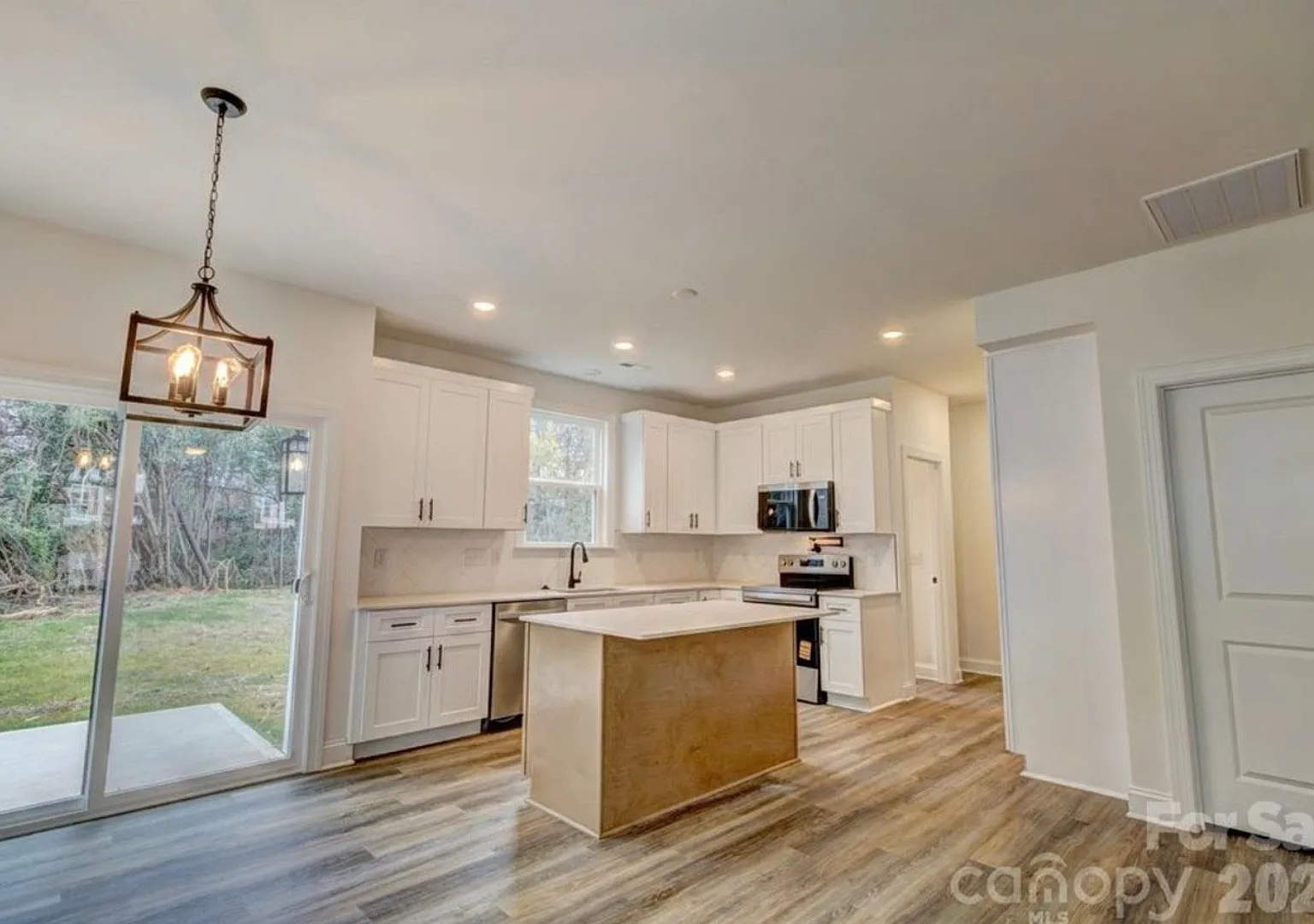 Charming 3BR House in Shelby — Photo 2