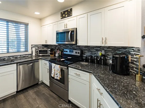 25557 Pine Creek Ln, Wilmington, CA 90744