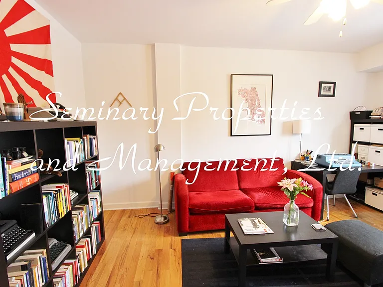 Great apartments in the heart of Uptown, one block from the red line — Photo 12