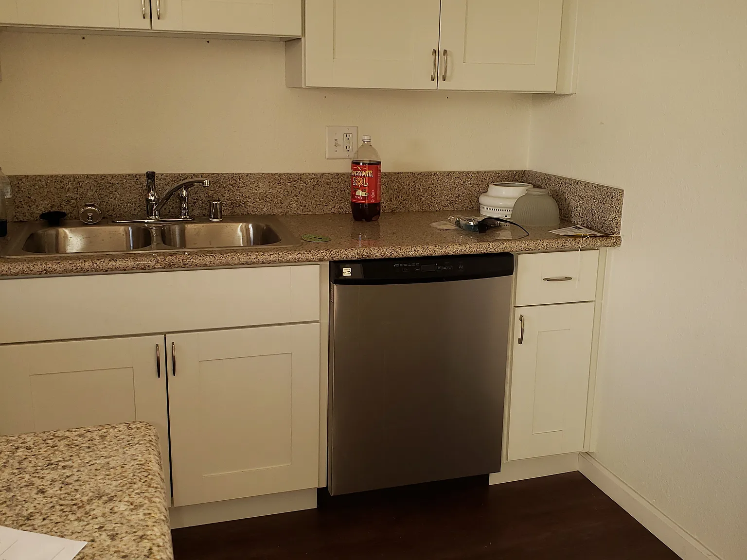 3 bed, 1200 sqft, $3,200 — Photo 4