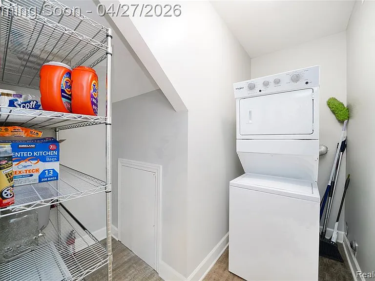 1230 Diamond Ct #E — Photo 26