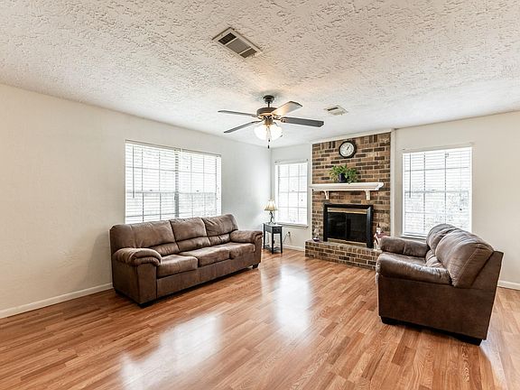 2nd image of 402 Hostetter Rd