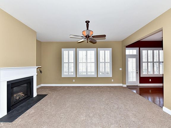 5th image of 1669 Sentinel View Dr