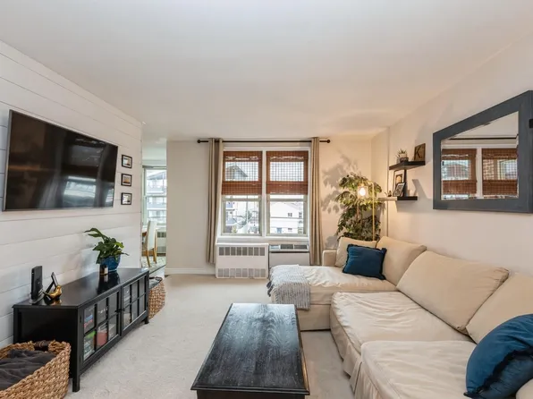 560 W Broadway #2K, Long Beach, NY 11561