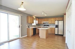 5th image of 418 Courtney St
