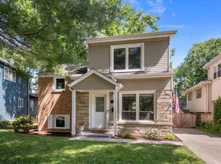 34 Ardmore Ave, Glenview, IL 60025