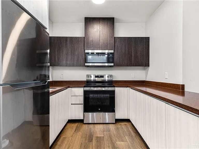 3400 Frio Ave #4 — Photo 5