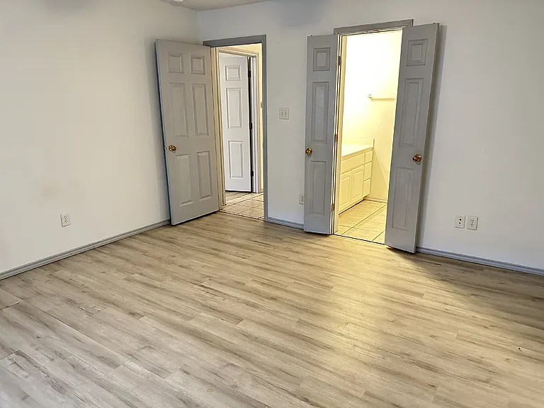 604 Kline Ave #B — Photo 5