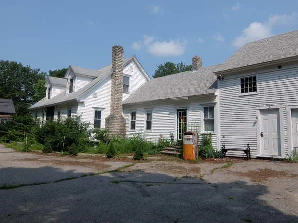13 Pleasant Street, Topsham, ME 04086