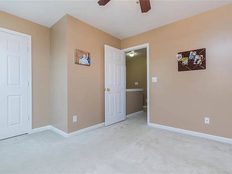 519 Windstone Trl — Photo 17