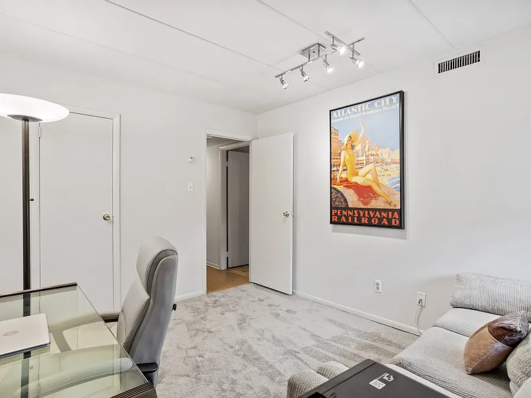 Park Place One Apartments — Photo 13