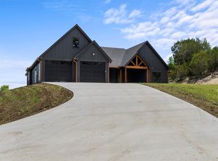 907 East Ave, Valley Mills, TX 76689