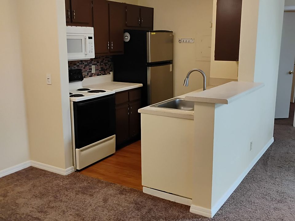 2nd image of 5992 Westgate Dr APT 303