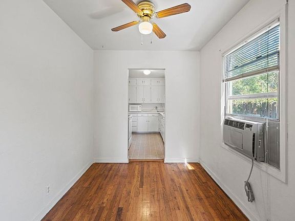 5th image of 914 W 4th St