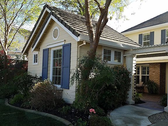 3rd image of 409 Berkwood Ct