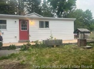 20 Riverside Ln, Saint John, NB E2M6Y9