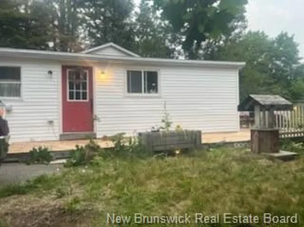20 Riverside Ln, Saint John, NB E2M 6Y9