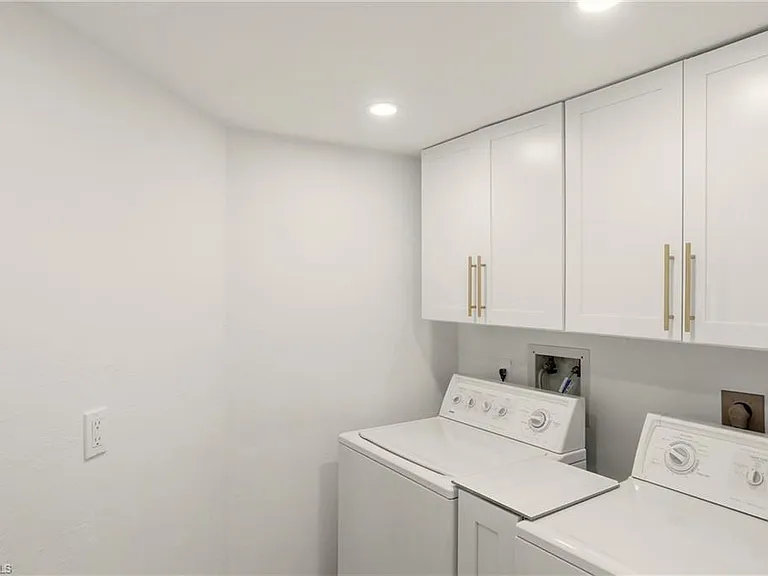 4551 Gulf Shore Blvd N #1500 — Photo 38