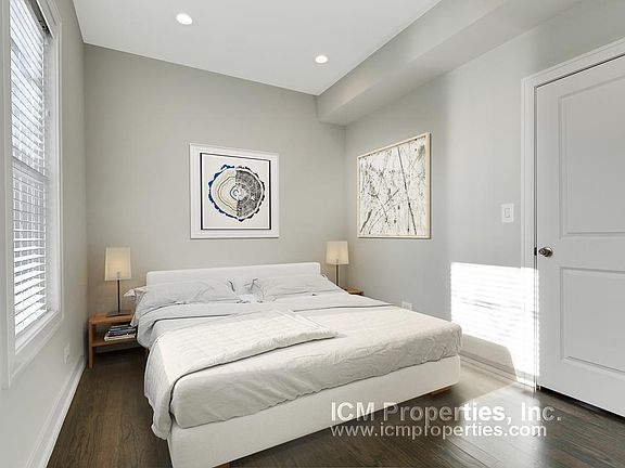 3rd image of 3348 N Kenmore Ave #2F