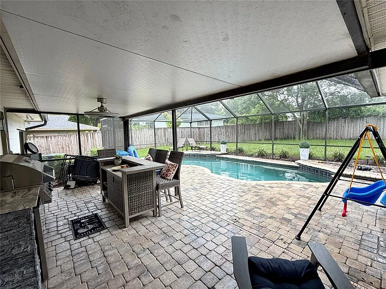 1105 Doris St — Photo 22