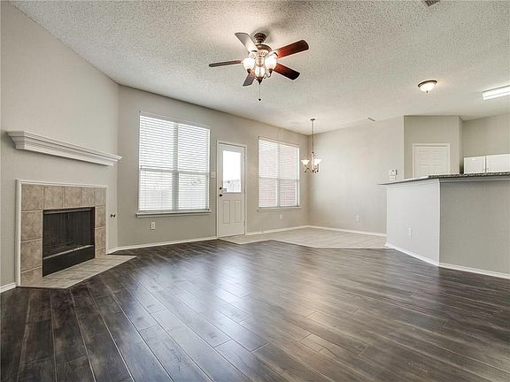2nd image of 2918 Wild Oak Ln