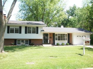 545 Juniper Dr, Naperville, IL