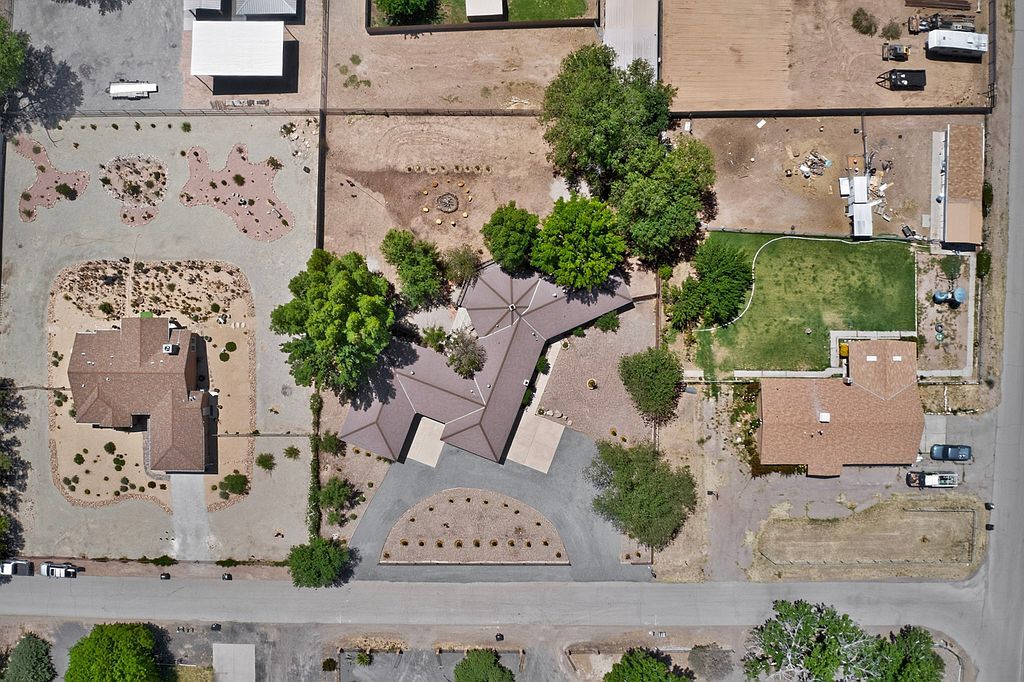 6 Shady Ln - Property Image