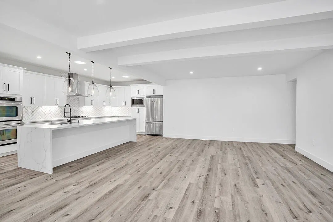 2 bed, 2.5 bath, 2500 sqft, $7,250 — Photo 2