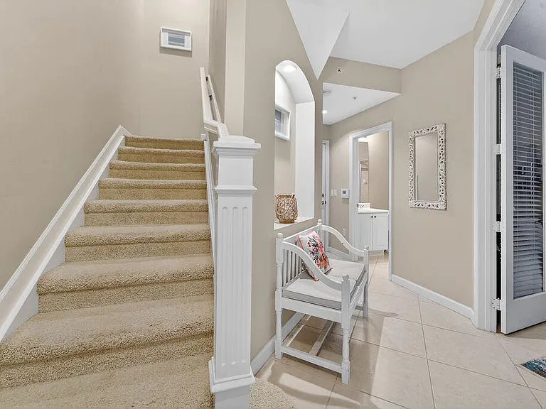 11860 Valencia Gardens Ave — Photo 26