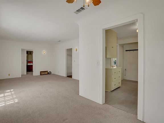 5th image of 1121 Yosemite St