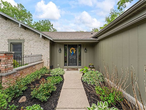 2nd image of 1252 Crestwood Hills Dr