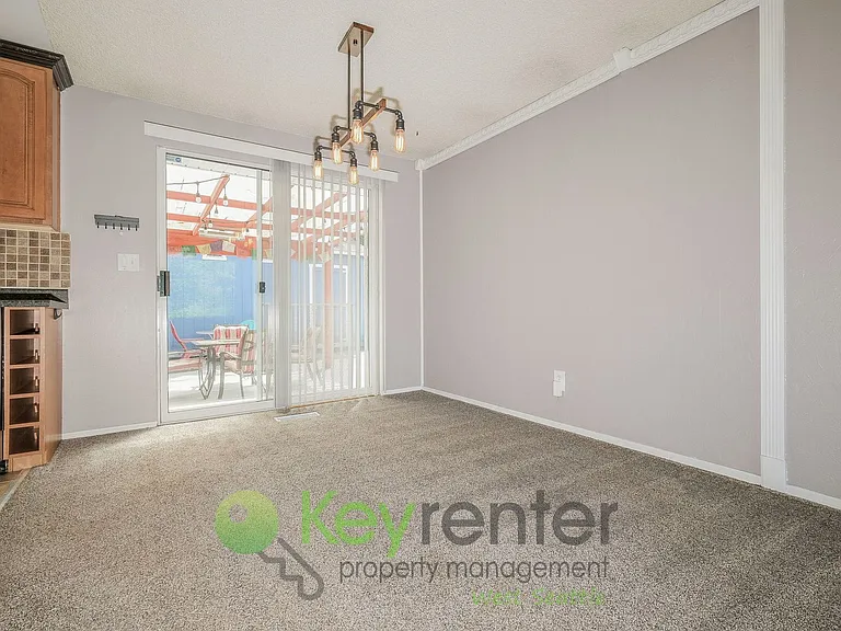1327 S 232nd St — Photo 7