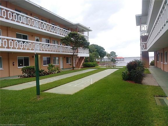 3rd image of 2113 Lakeview Dr Unit 1-A