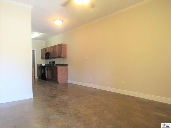 3rd image of 125 Flagstone Dr