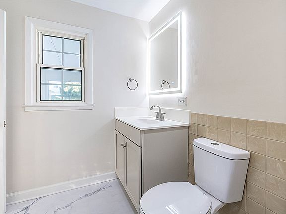 4th image of 1847 W 36th St