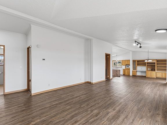 4th image of 770 8th St S