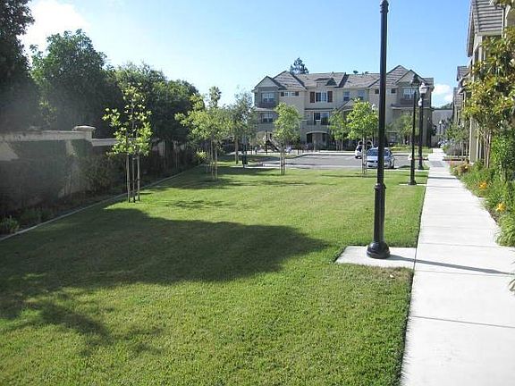 3rd image of 1279 Westbury Dr