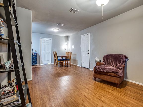5th image of 1503 E Lovers Ln