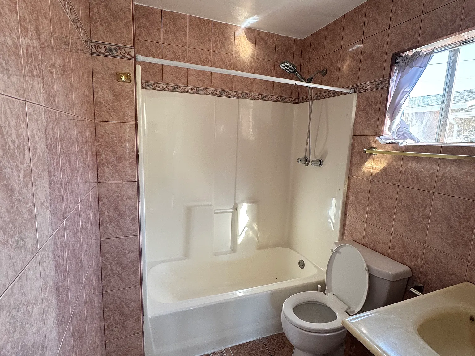 1 bed, $1,600 — Photo 1