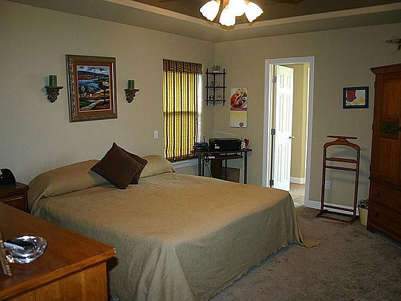 5th image of 102 Revere Ct