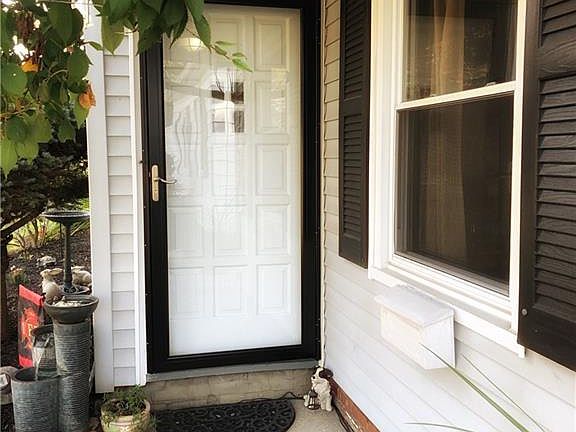 3rd image of 1416 Orchard Heights Dr