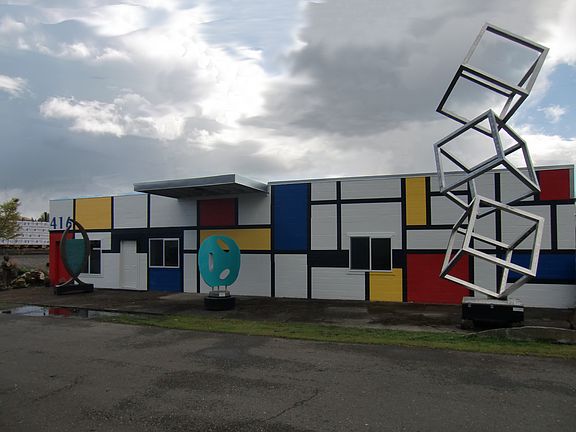 Front of Building (85' wide)