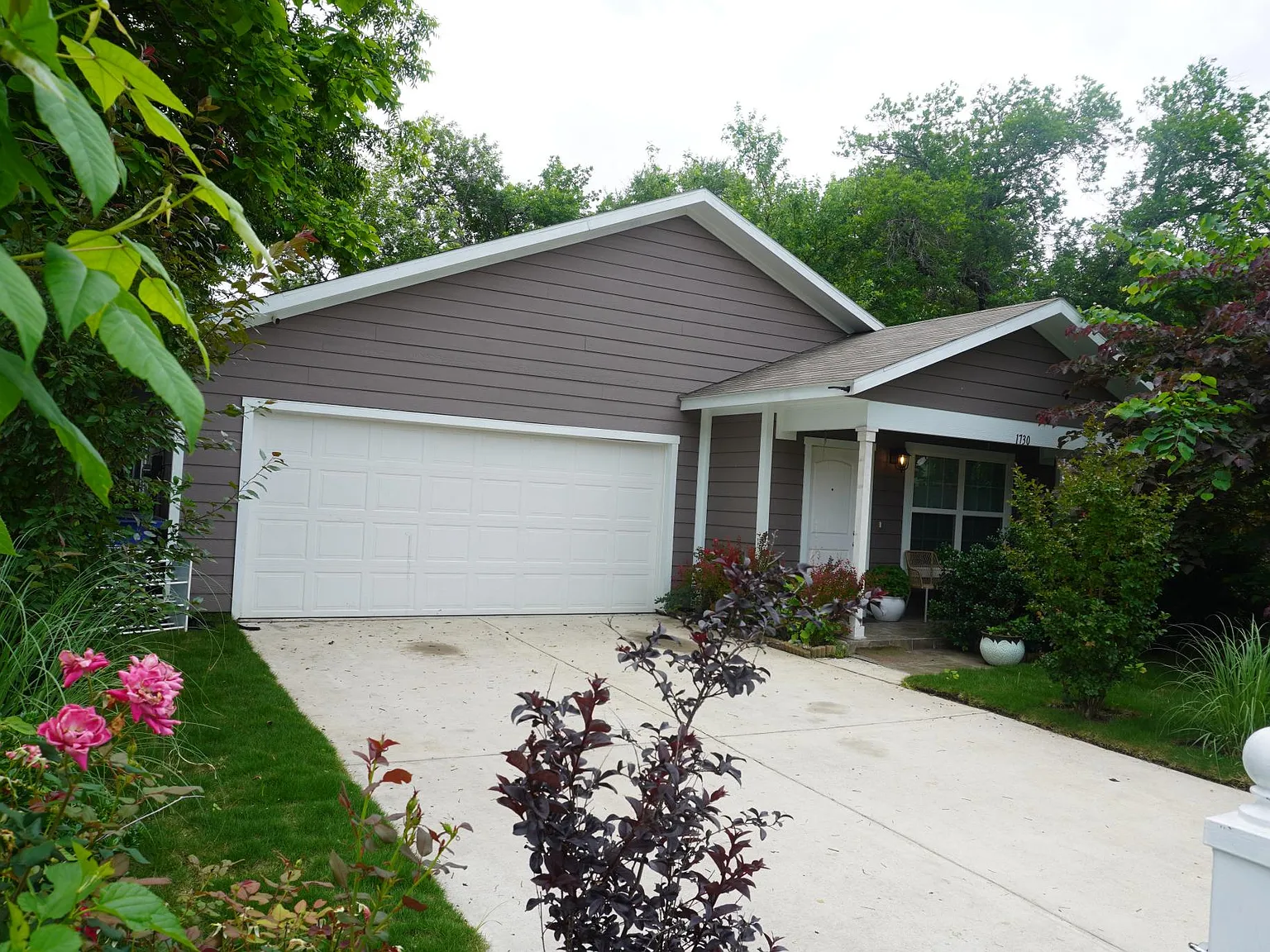 4 bed, 1584 sqft, $3,295 — Photo 2