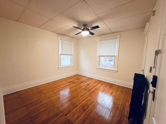 3rd image of 397-399 University Ave #4