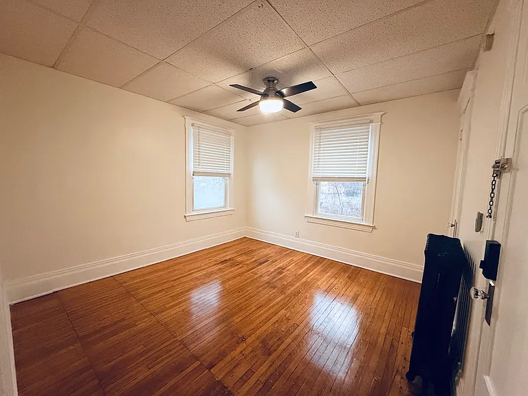 397-399 University Ave #4 — Photo 3